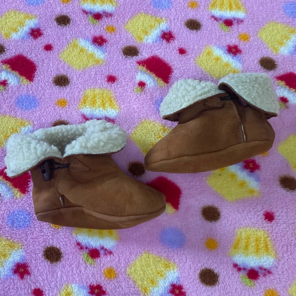 Zara mini baby shearling suede moccasins